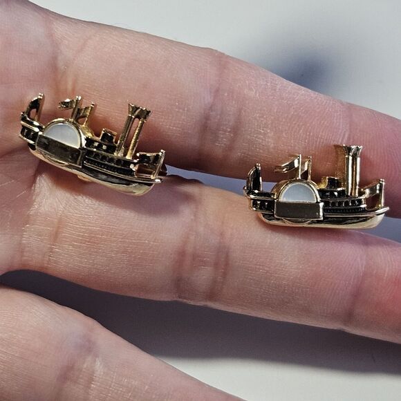 Swank Vintage Gold Tone Steamboat With Mother Of Pearl Accent Cufflinks